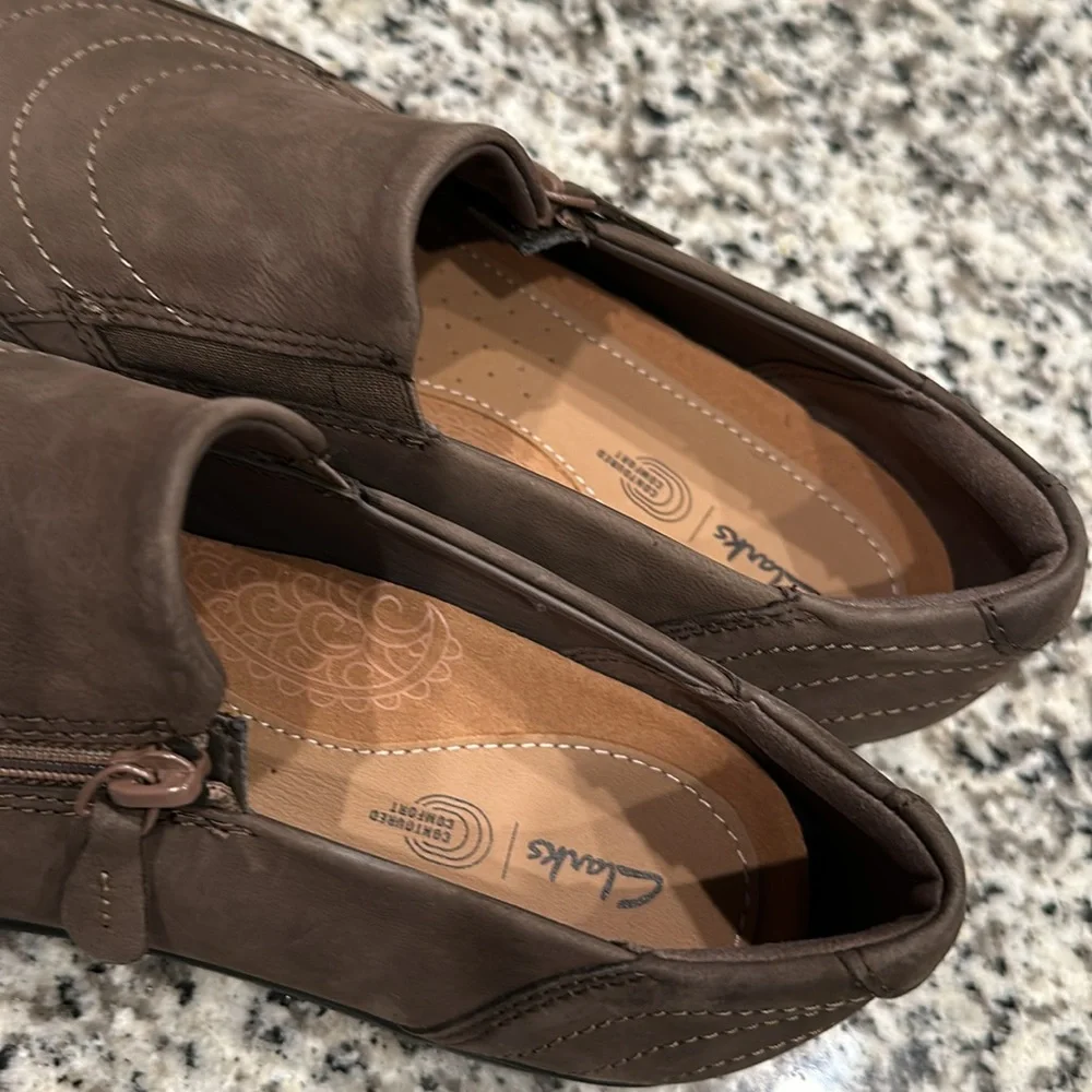 Clarks Business Casual loafers. NWT. Woman’s Size 9. No original box. - Picture 8 of 10